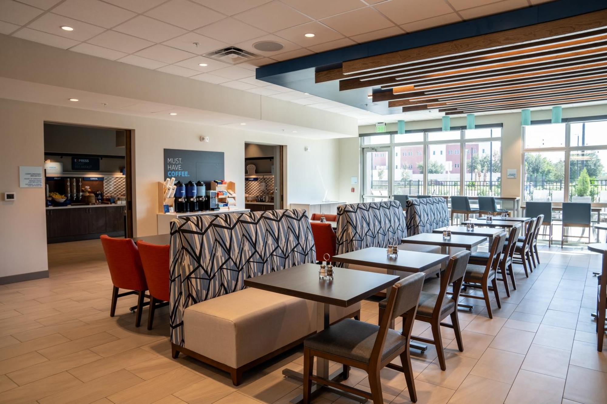 Holiday Inn Express & Suites Fort Walton Beach - Eglin Area By Ihg Exterior photo