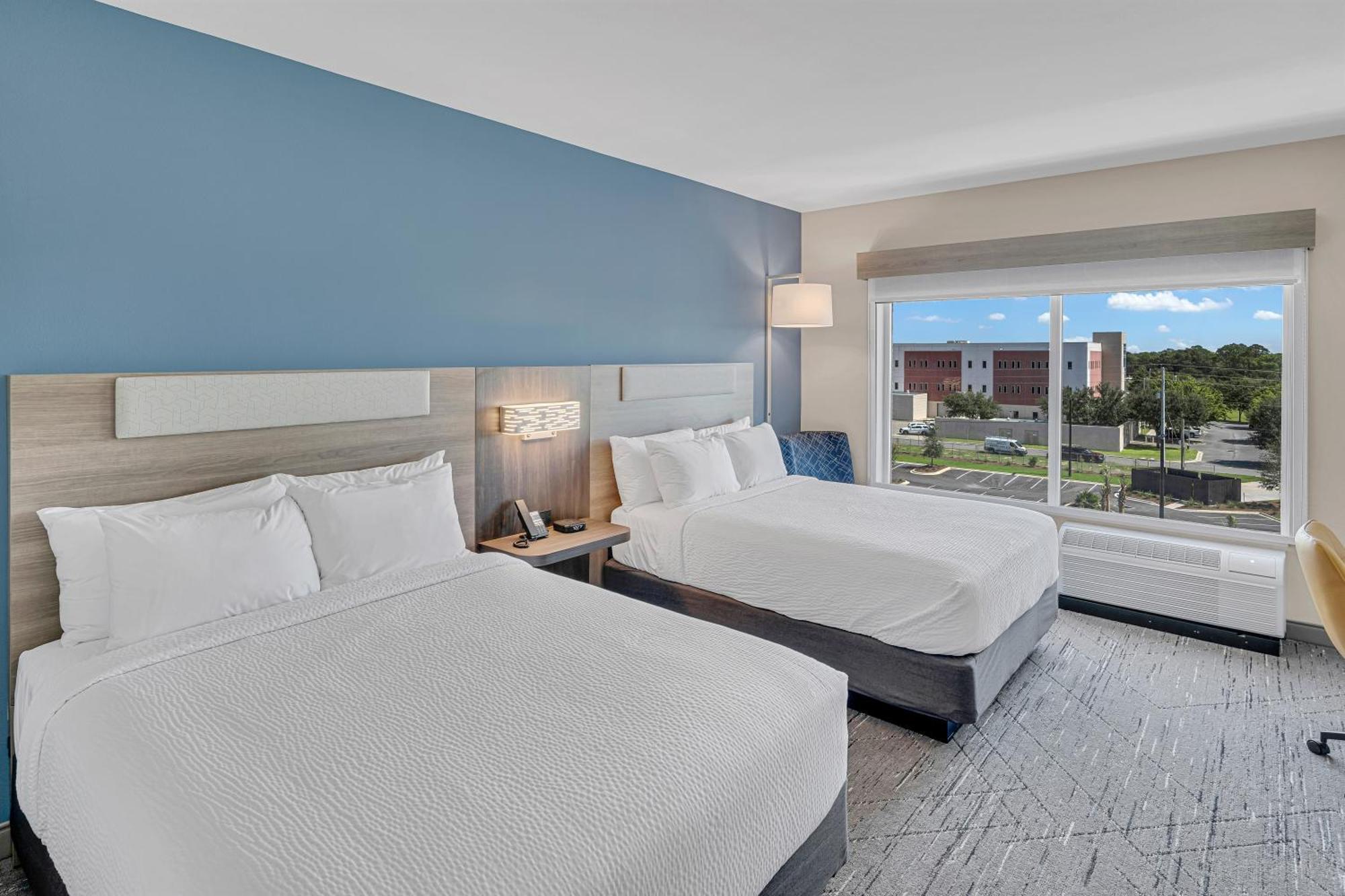 Holiday Inn Express & Suites Fort Walton Beach - Eglin Area By Ihg Exterior photo