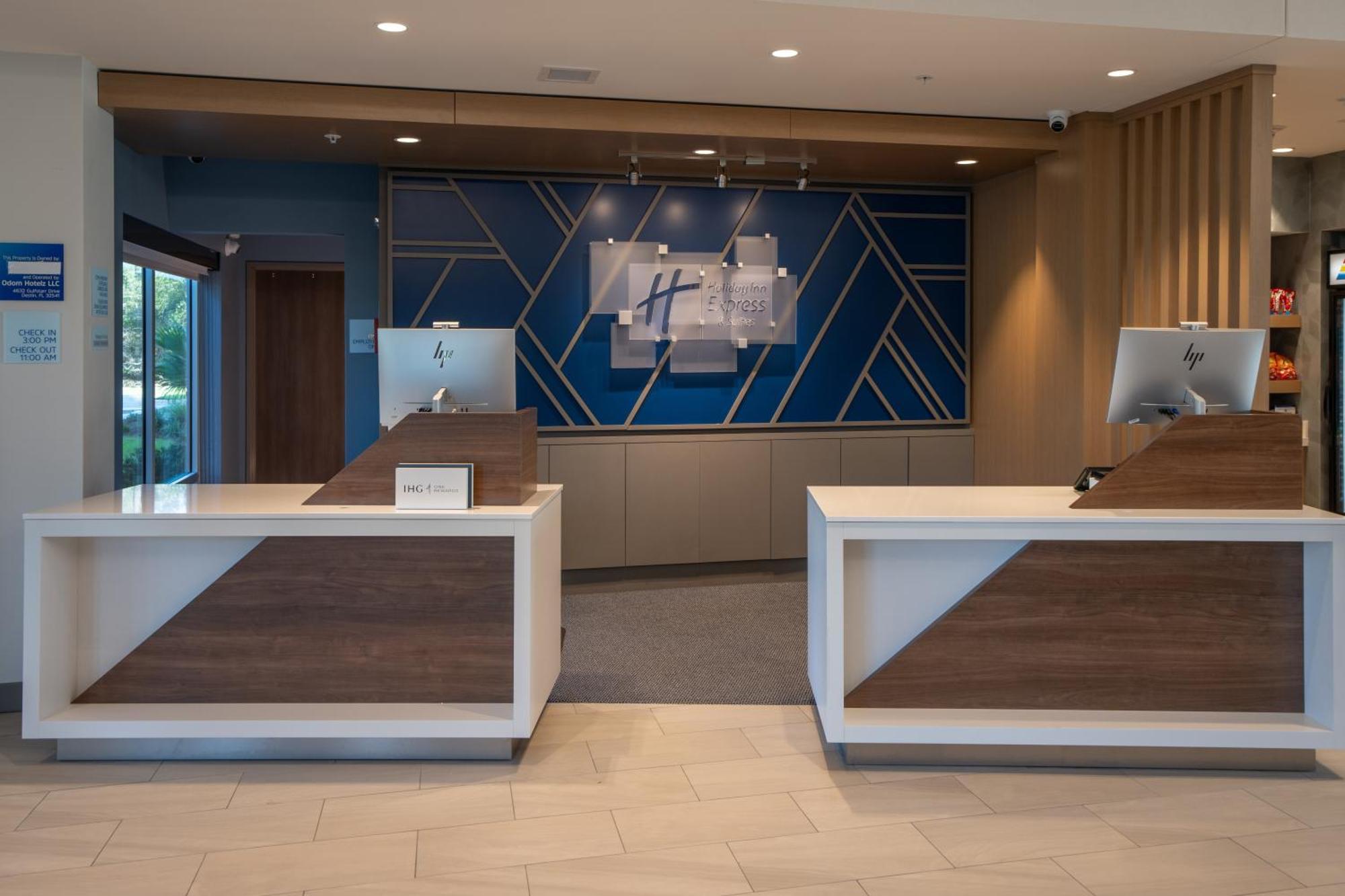 Holiday Inn Express & Suites Fort Walton Beach - Eglin Area By Ihg Exterior photo