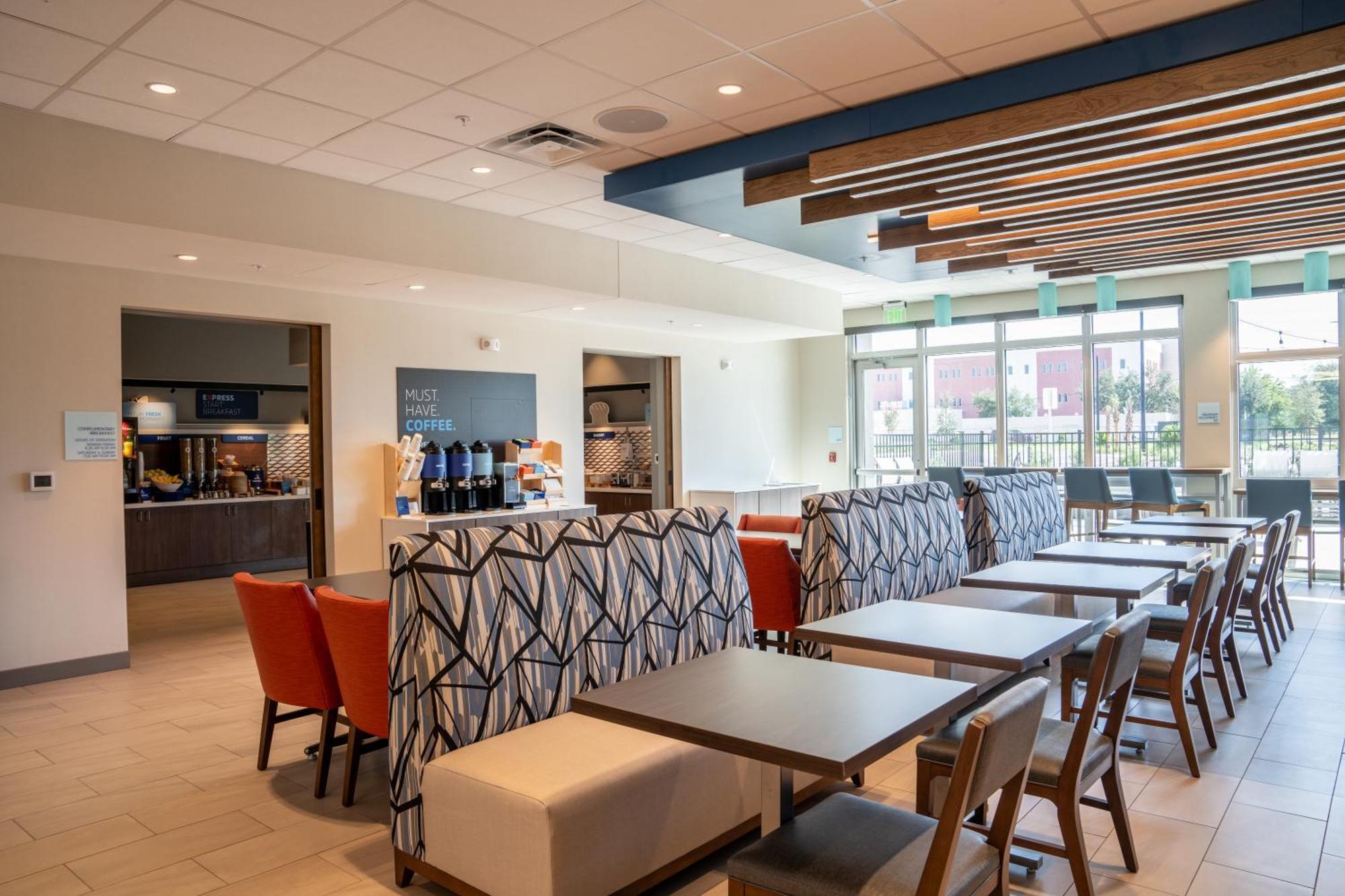 Holiday Inn Express & Suites Fort Walton Beach - Eglin Area By Ihg Exterior photo