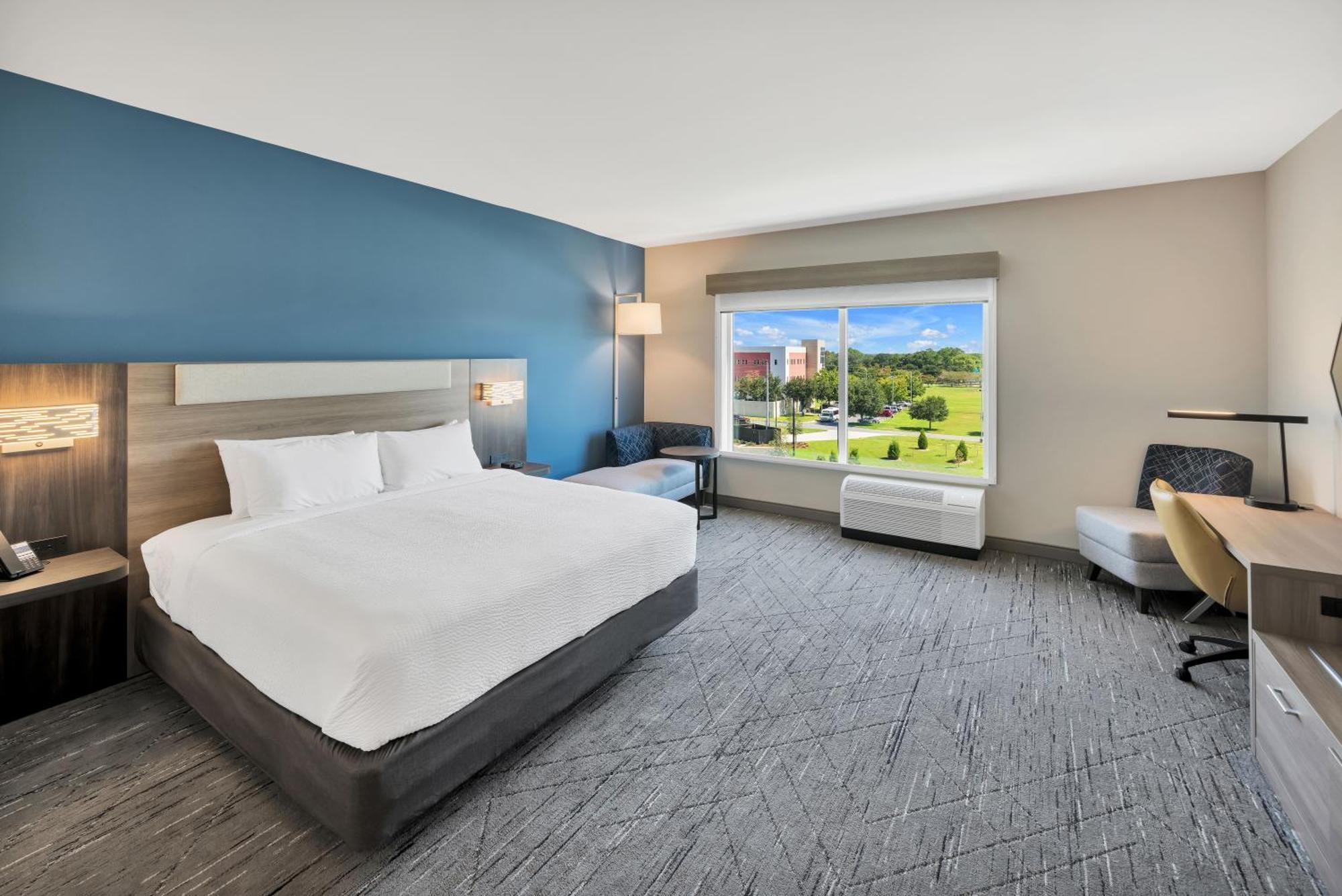 Holiday Inn Express & Suites Fort Walton Beach - Eglin Area By Ihg Exterior photo